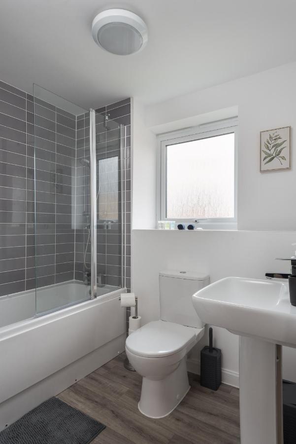 Two Bedroom Apartment - Milton Keynes By Aryas Properties Broughton  Ngoại thất bức ảnh