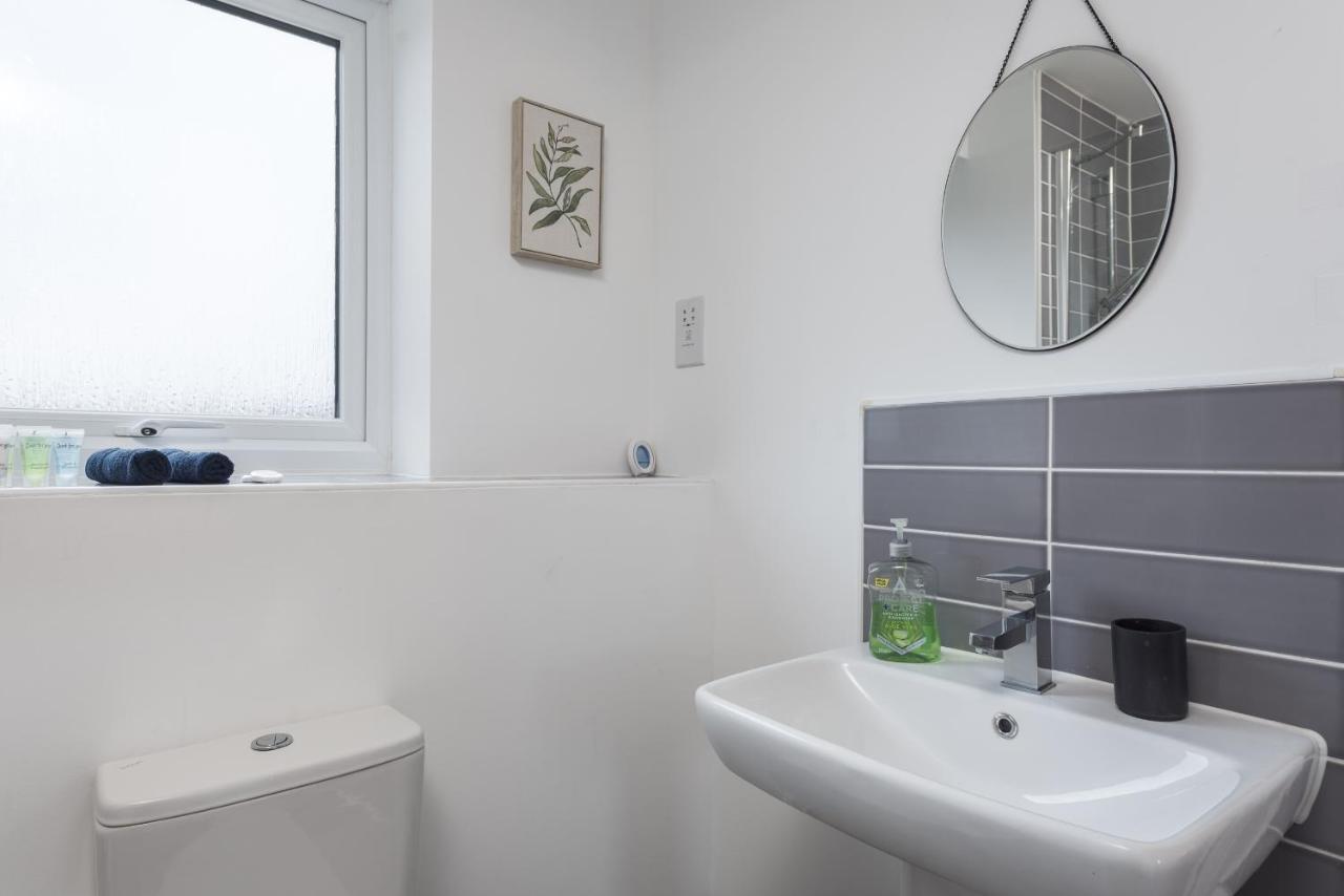 Two Bedroom Apartment - Milton Keynes By Aryas Properties Broughton  Ngoại thất bức ảnh