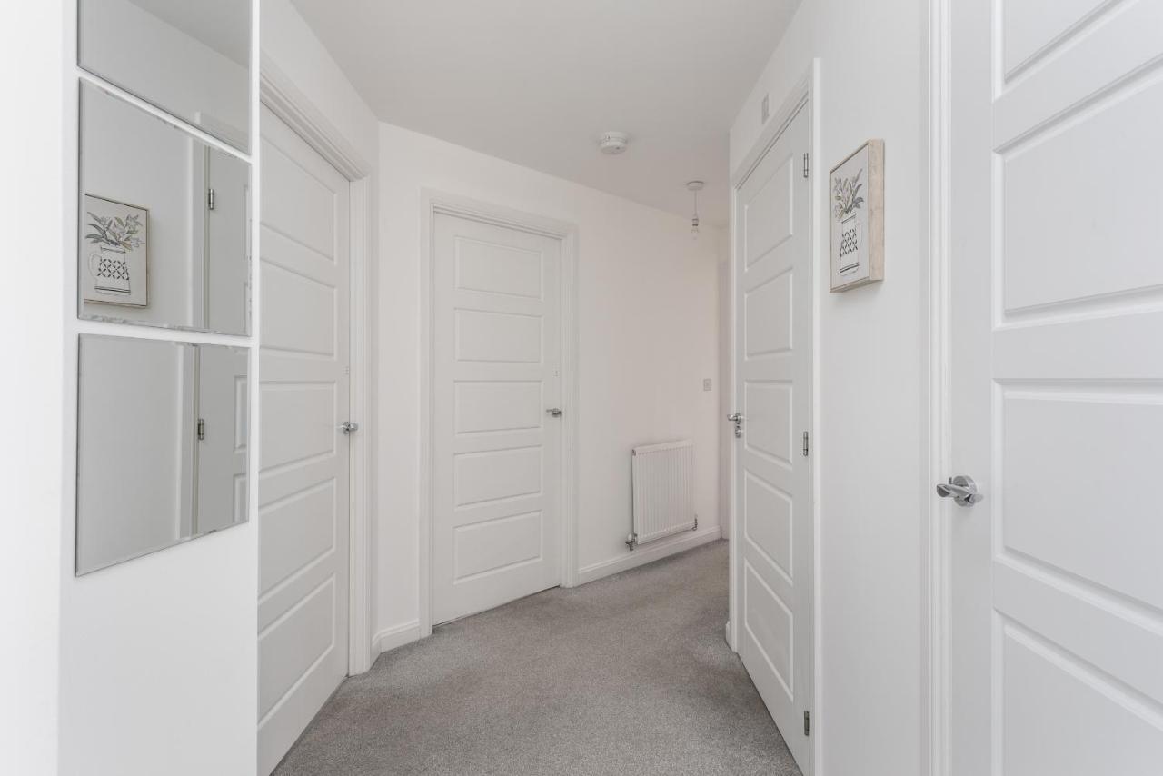 Two Bedroom Apartment - Milton Keynes By Aryas Properties Broughton  Ngoại thất bức ảnh